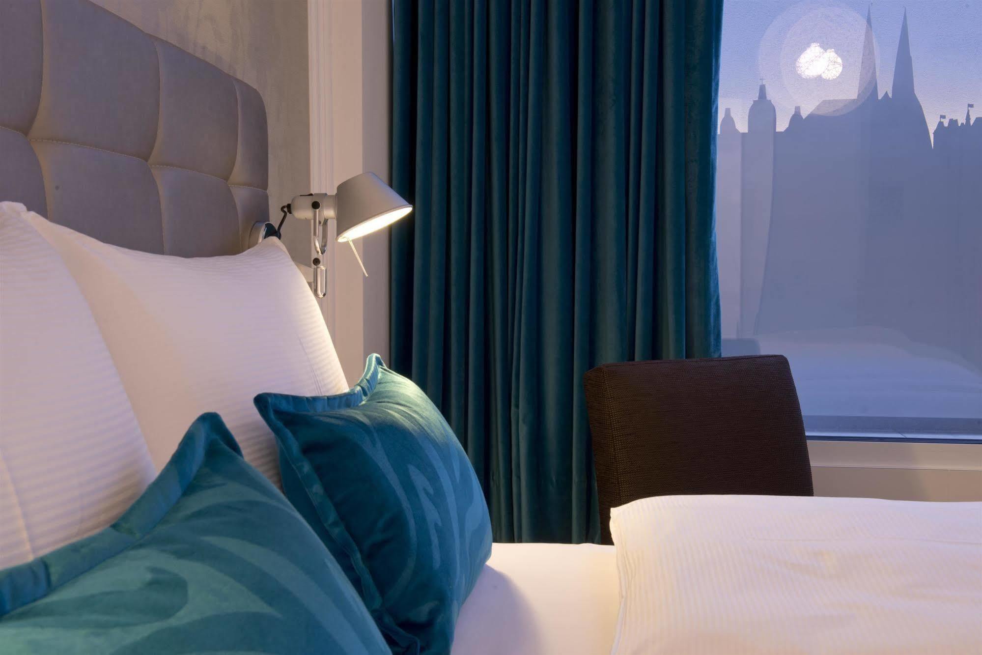 Motel One Wien-Staatsoper Exterior photo